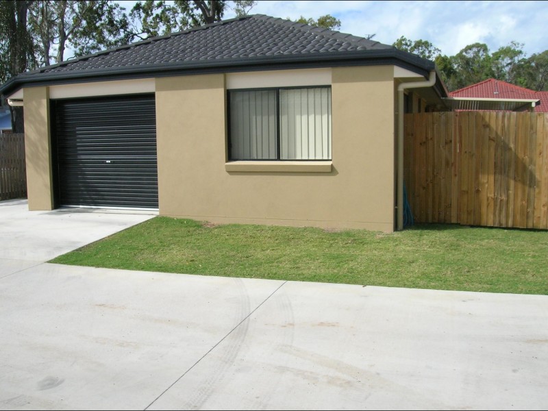 2/5 Daintree Drive, Urangan QLD 4655