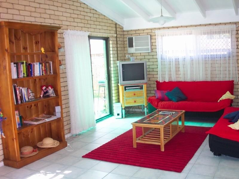 Unit 4 428a Esplanade, Torquay QLD 4655