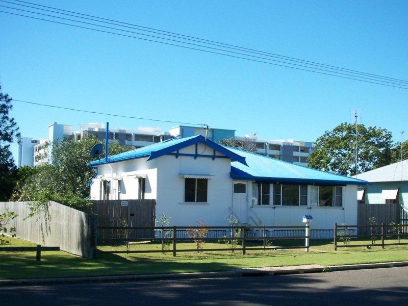 16 King Street, Urangan QLD 4655