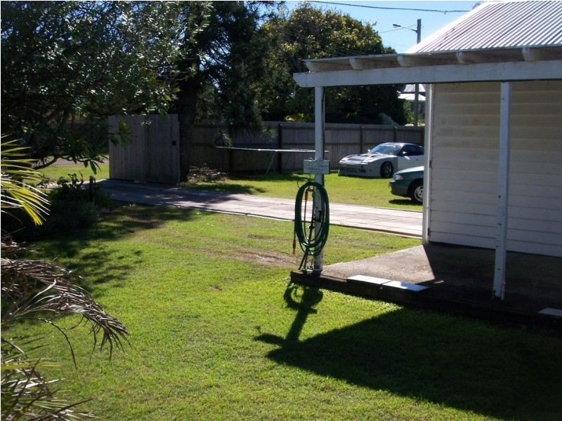 16 King Street, Urangan QLD 4655