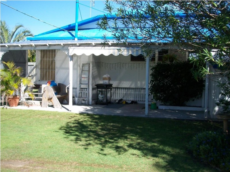 16 King Street, Urangan QLD 4655