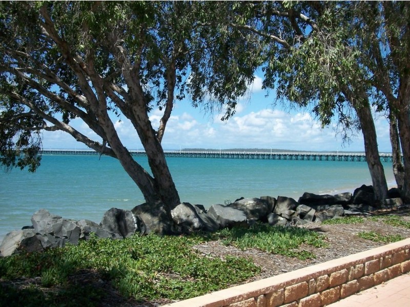 16 King Street, Urangan QLD 4655