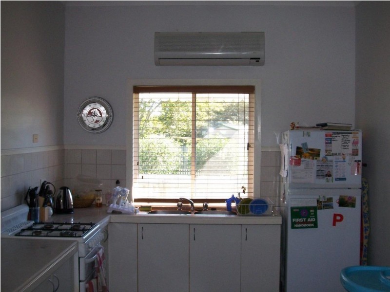16 King Street, Urangan QLD 4655