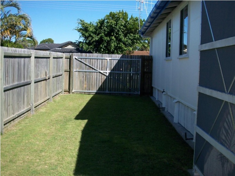 16 King Street, Urangan QLD 4655