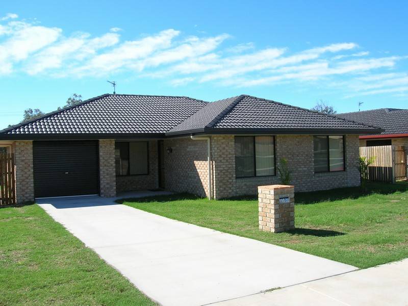 18 Moonstone Drive, Urangan QLD 4655