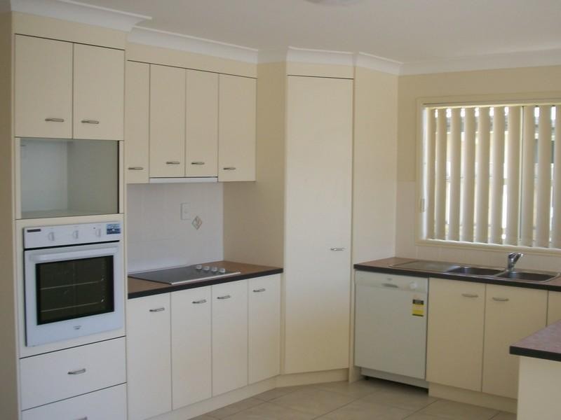 11 Lady Penrhyn Drive, Eli Waters QLD 4655