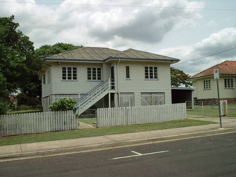 27 Prospect Street, Silkstone QLD 4304