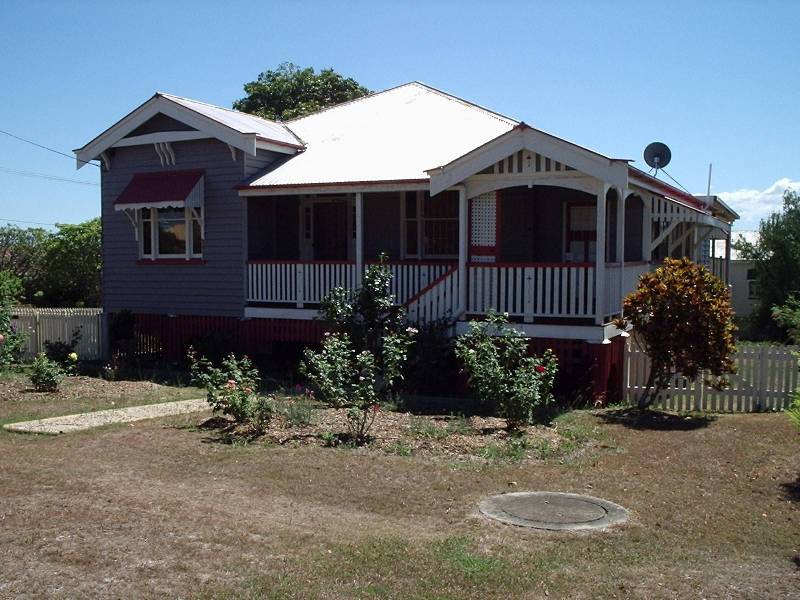 2 Advance Street, Newtown QLD 4305