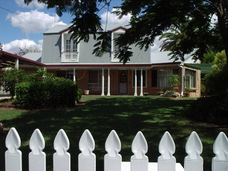 39 Glebe Road, Newtown QLD 4305