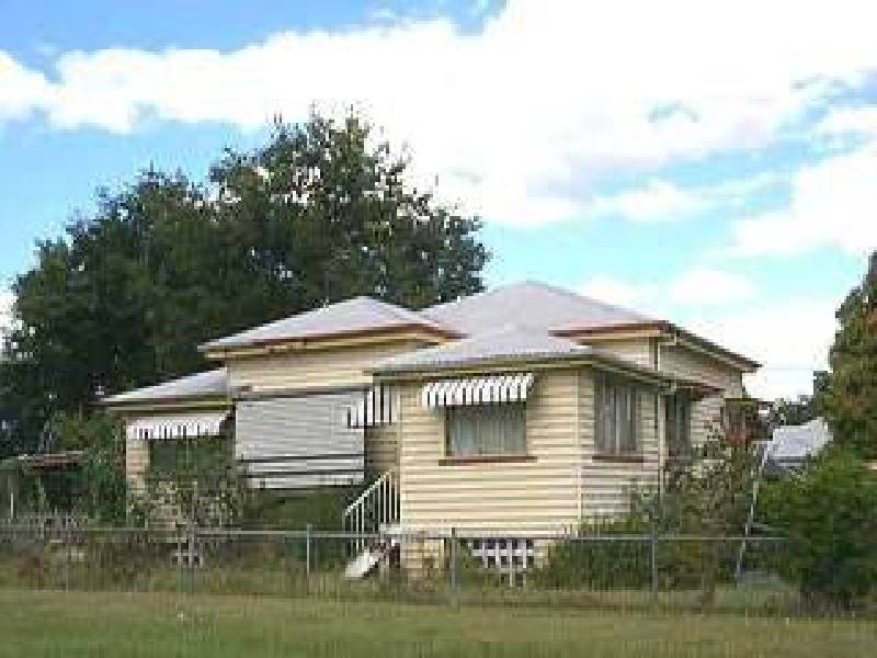 14 Crown Street, Silkstone QLD 4304