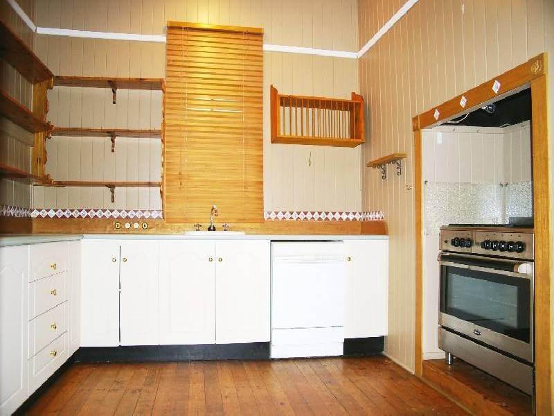 12 Brisbane Road, East Ipswich QLD 4305