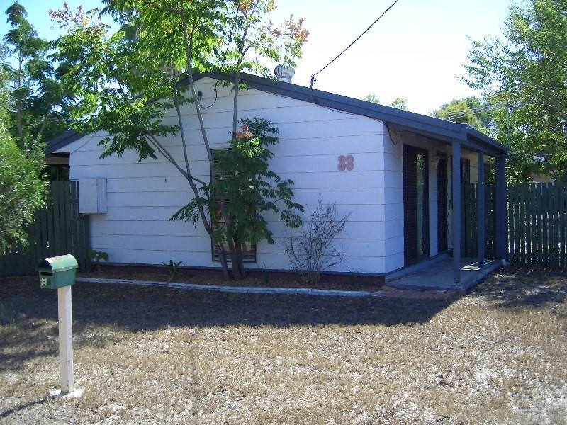 38 Phyllis Street, Eastern Heights QLD 4305