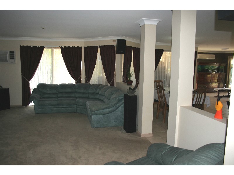 2 Gunsynd Drive, Dakabin QLD 4503