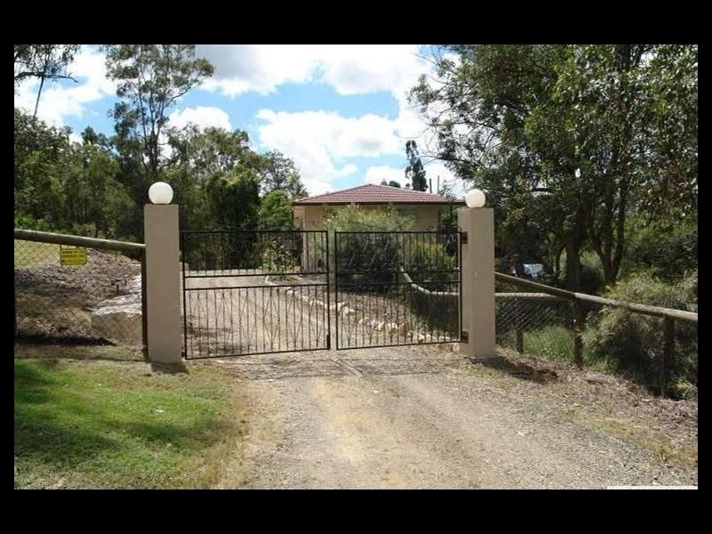 Pinjarra Hills QLD 4069