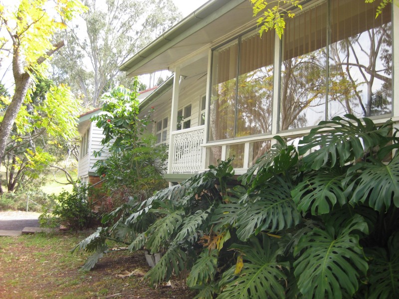 Brookfield QLD 4069
