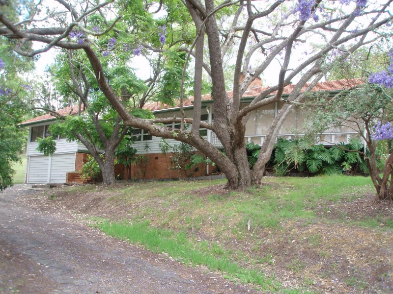 Brookfield QLD 4069