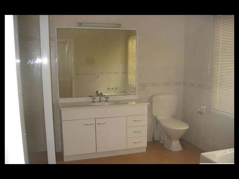 Brookfield QLD 4069