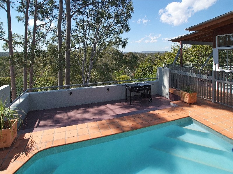 Chapel Hill QLD 4069