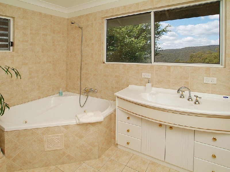 Upper Brookfield QLD 4069