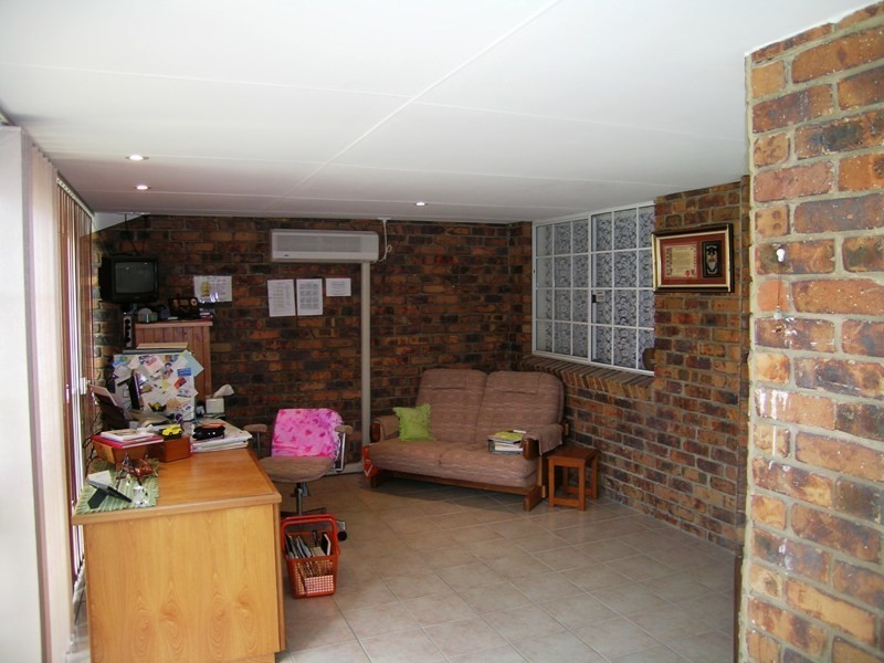 5 Martens Street, Mount Warren Park QLD 4207