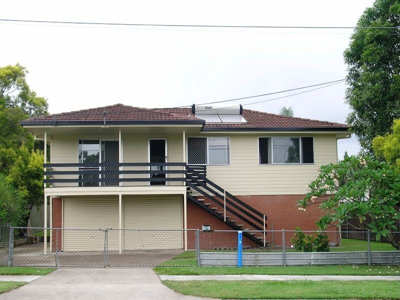 8 Limerick Drive, Crestmead QLD 4132