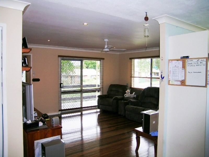 8 Limerick Drive, Crestmead QLD 4132