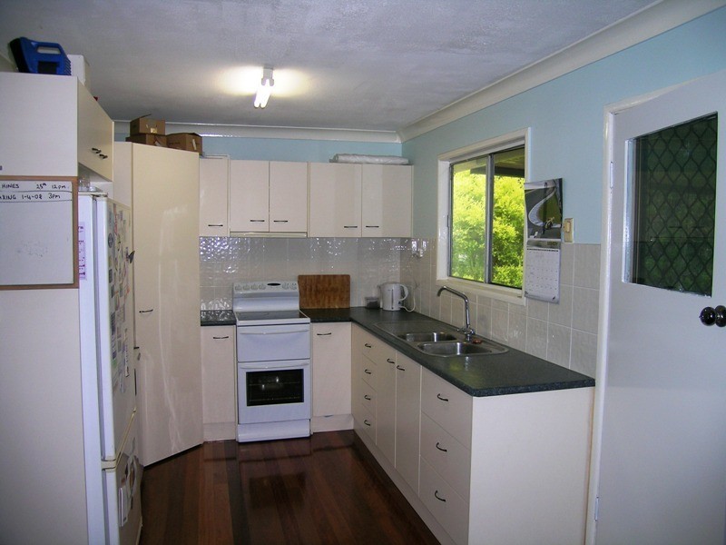 8 Limerick Drive, Crestmead QLD 4132