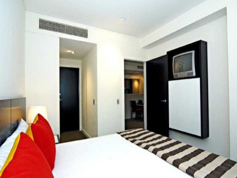 128/33 Mounts Bay Road, Perth WA 6000