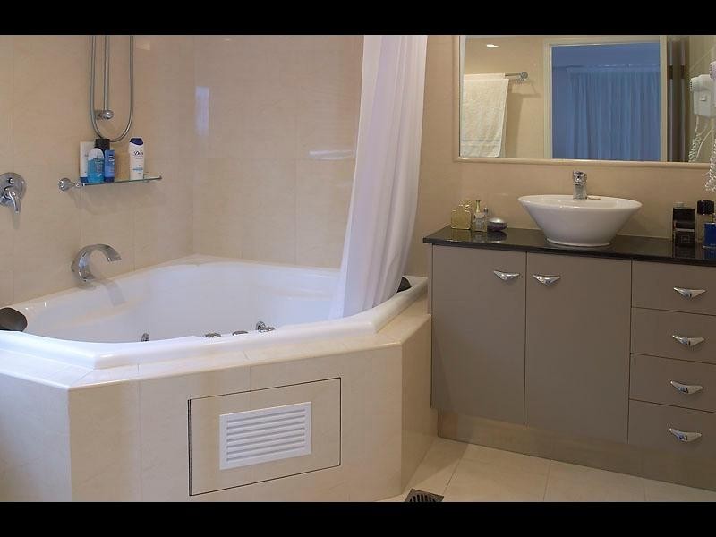 Unit 611 ‘Newport at Seaforth’, 102 Alexandra Parade, Alexandra Headland QLD 4572