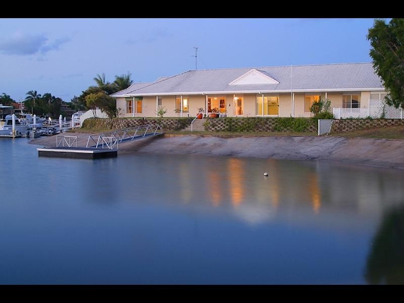 1 Island Court, Minyama QLD 4575