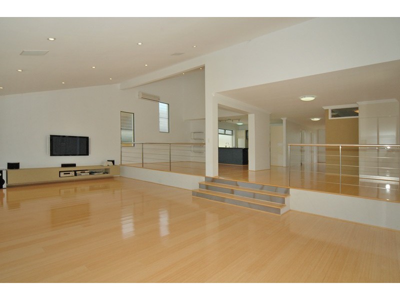 4 Imara Court, Mountain Creek QLD 4557