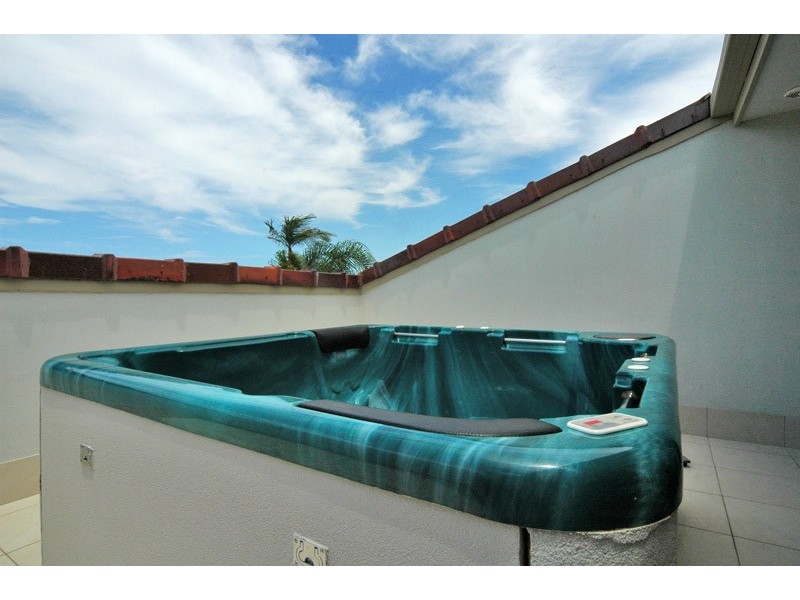 4 Imara Court, Mountain Creek QLD 4557