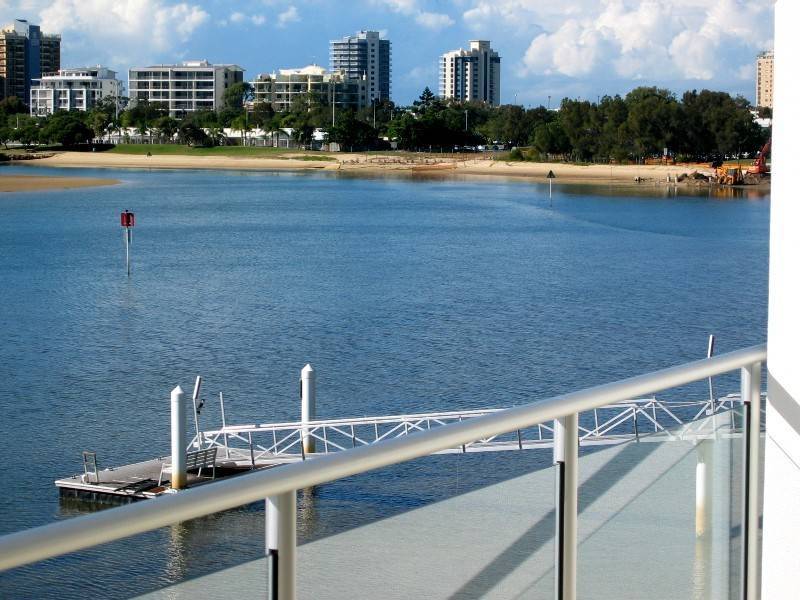 Unit 502 “Waves” 38 Duporth Avenue, Maroochydore QLD 4558