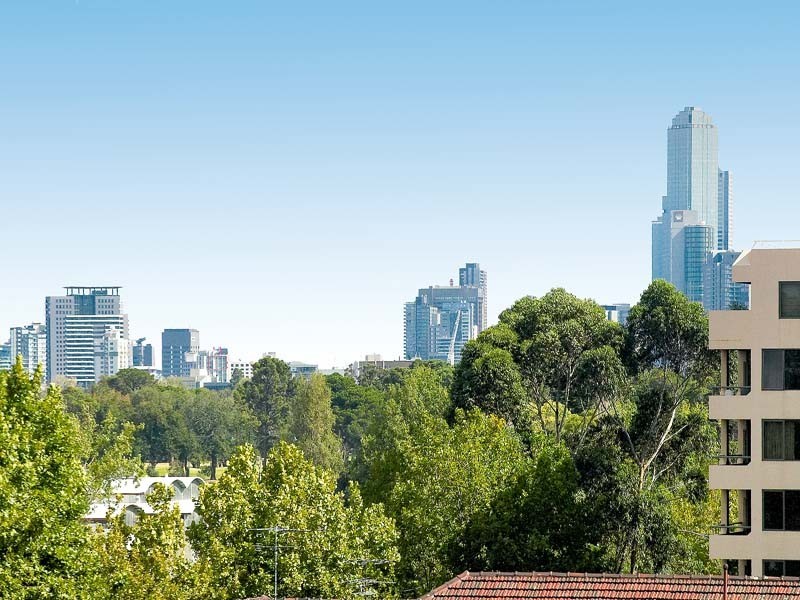 603 / 82 Queens Road, Melbourne VIC 3004