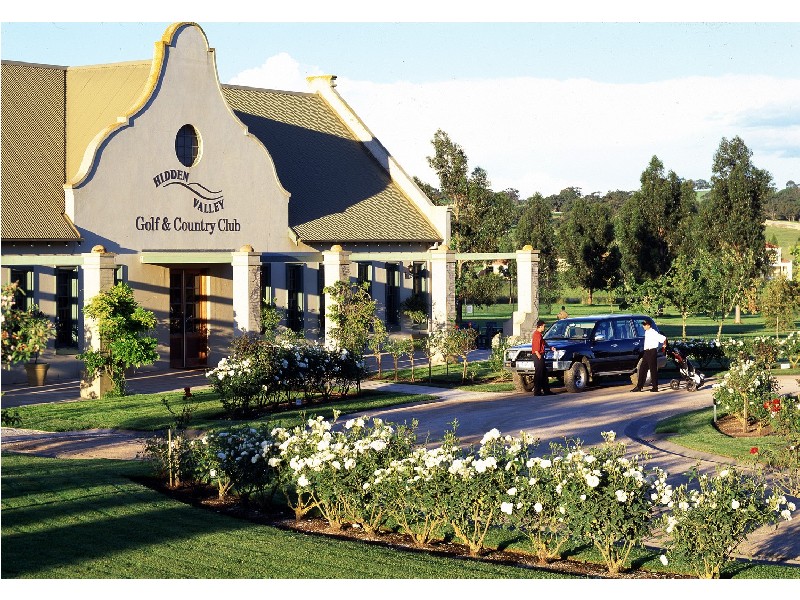 526 Valley Drive, Hidden Valley, Wallan VIC 3756 the real estate