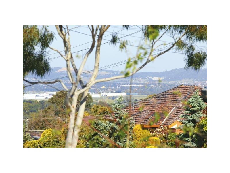 352 Gallaghers Road, Glen Waverley VIC 3150