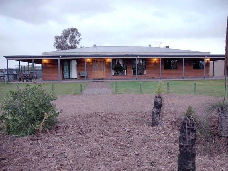 735 The Narrows, Mount Larcom QLD 4695