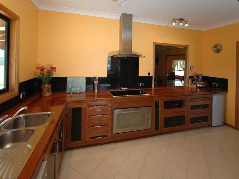735 The Narrows, Mount Larcom QLD 4695