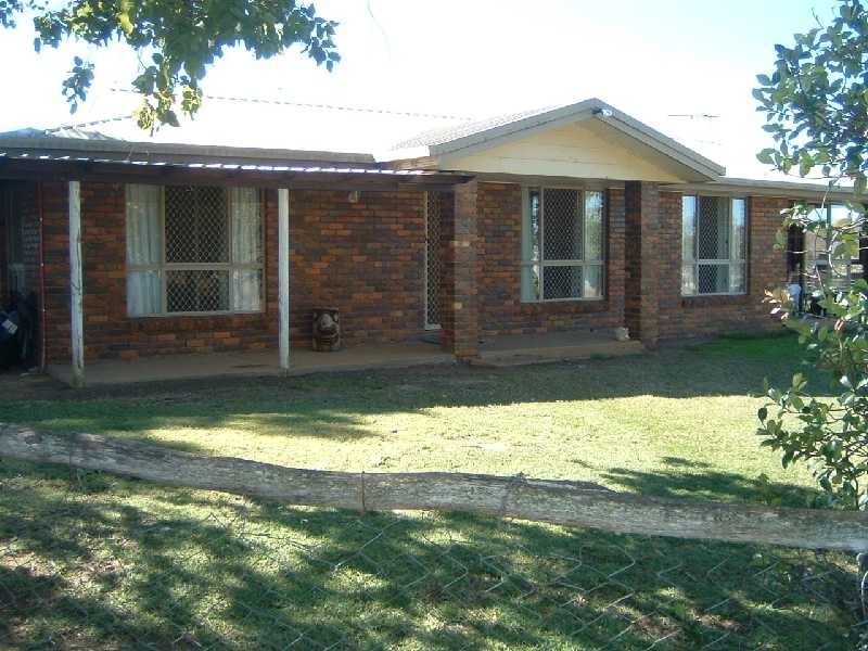 1631 Bracewell Road, Mount Larcom QLD 4695