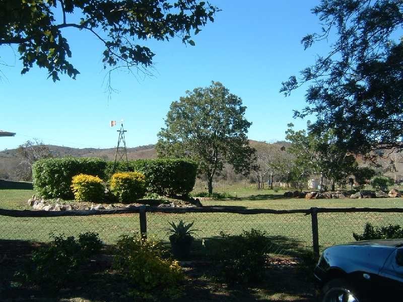 1631 Bracewell Road, Mount Larcom QLD 4695