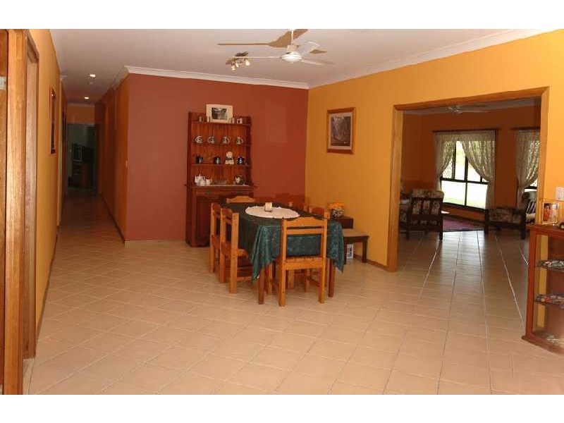 735 The Narrows, Mount Larcom QLD 4695