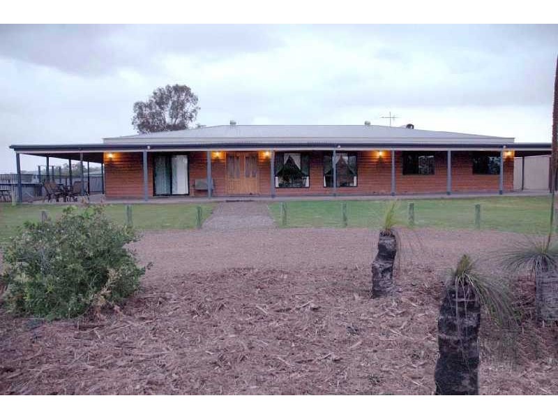 735 The Narrows, Mount Larcom QLD 4695