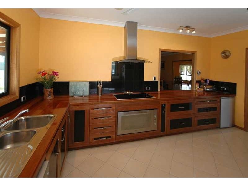 735 The Narrows, Mount Larcom QLD 4695