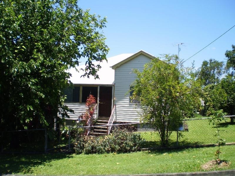 14 SEVENTH AVENUE, Windsor QLD 4030