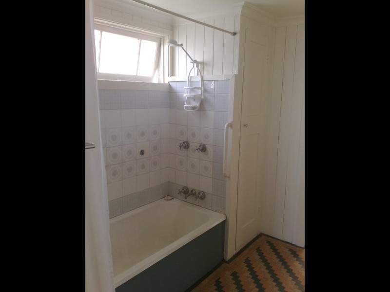 151 MAIN AVENUE, Windsor QLD 4030