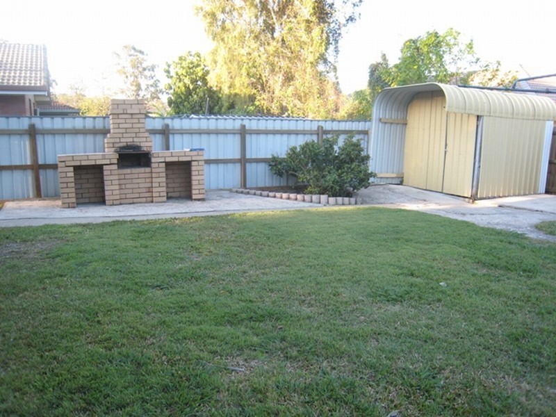 17 Lockrose Street, Mitchelton QLD 4053