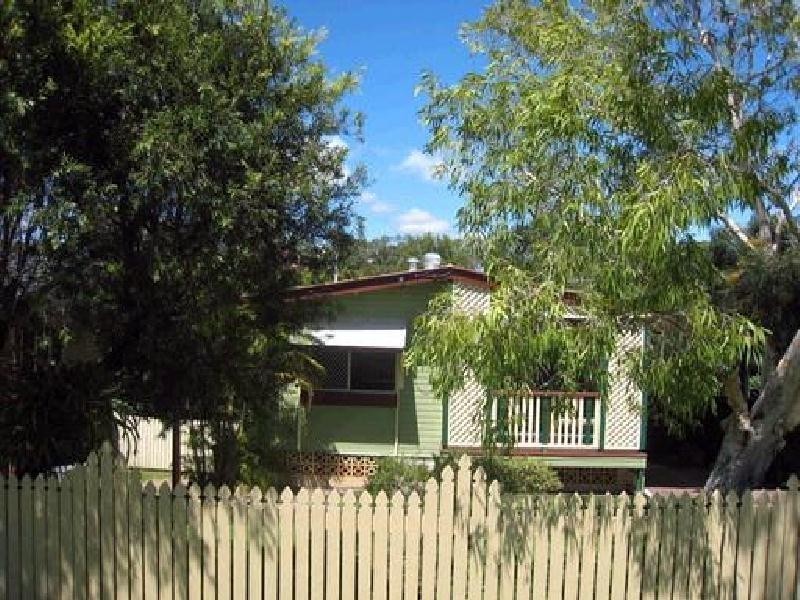 Arana Hills QLD 4054