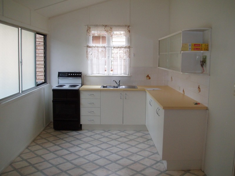 16 VERNON STREET, Nundah QLD 4012