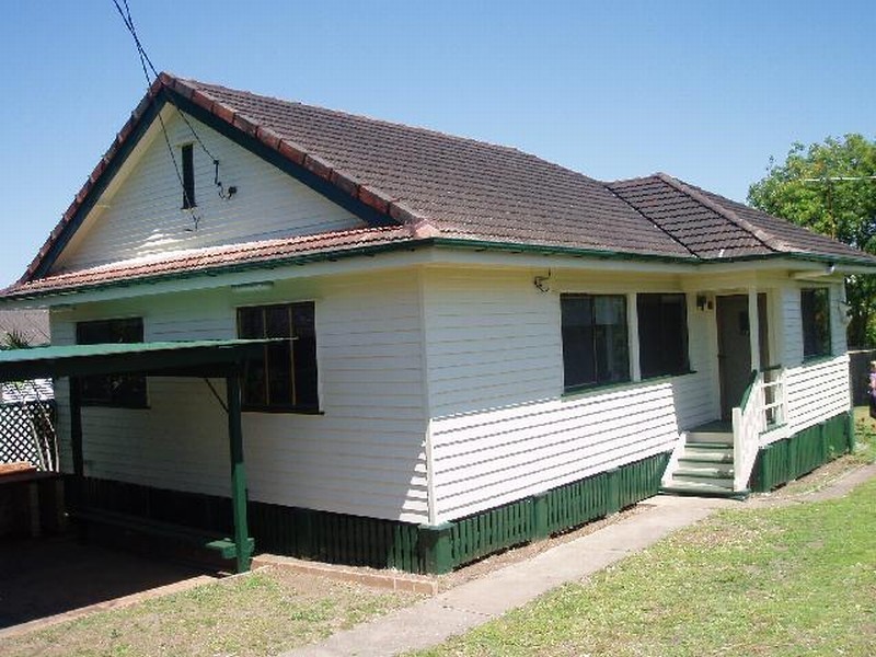 6 HANDCROFT STREET, Wavell Heights QLD 4012