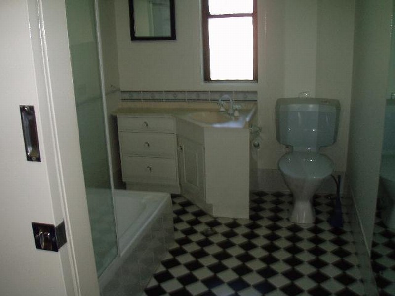 6 HANDCROFT STREET, Wavell Heights QLD 4012